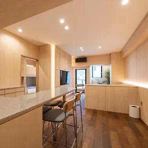 https://uh-suite-namba-station.hotels-osaka.net